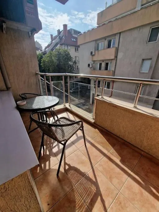Cozy Central Apartment In Outskirts Of Old Sofia